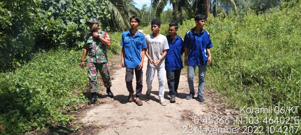 Tanpa Lelah, Serda Lendi Terus Meningkatkan Patroli dan Sosialisasi Karhutla di Wilayah Binaan 