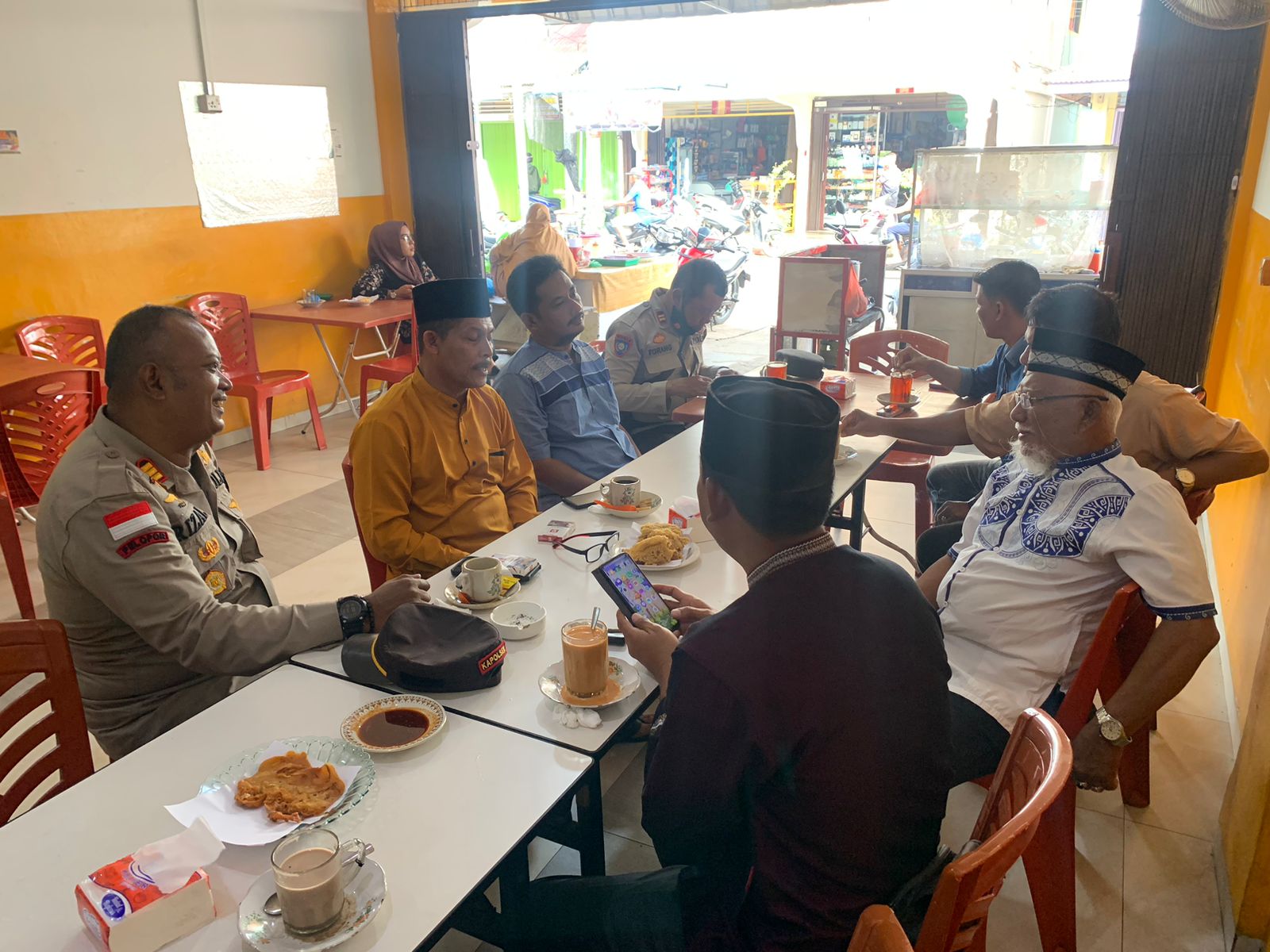 Program Jumat Curhat Kapolsek Moro, Jalin Komunikasi Dengan Masyarakat