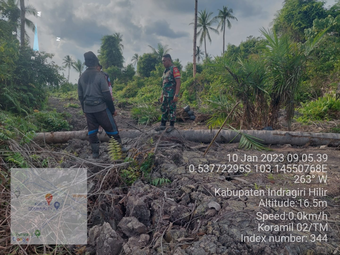 Antisipasi Karhutla, Serda M Pasaribu Giat Patroli Bersama MPA di Wilayah Binaan 