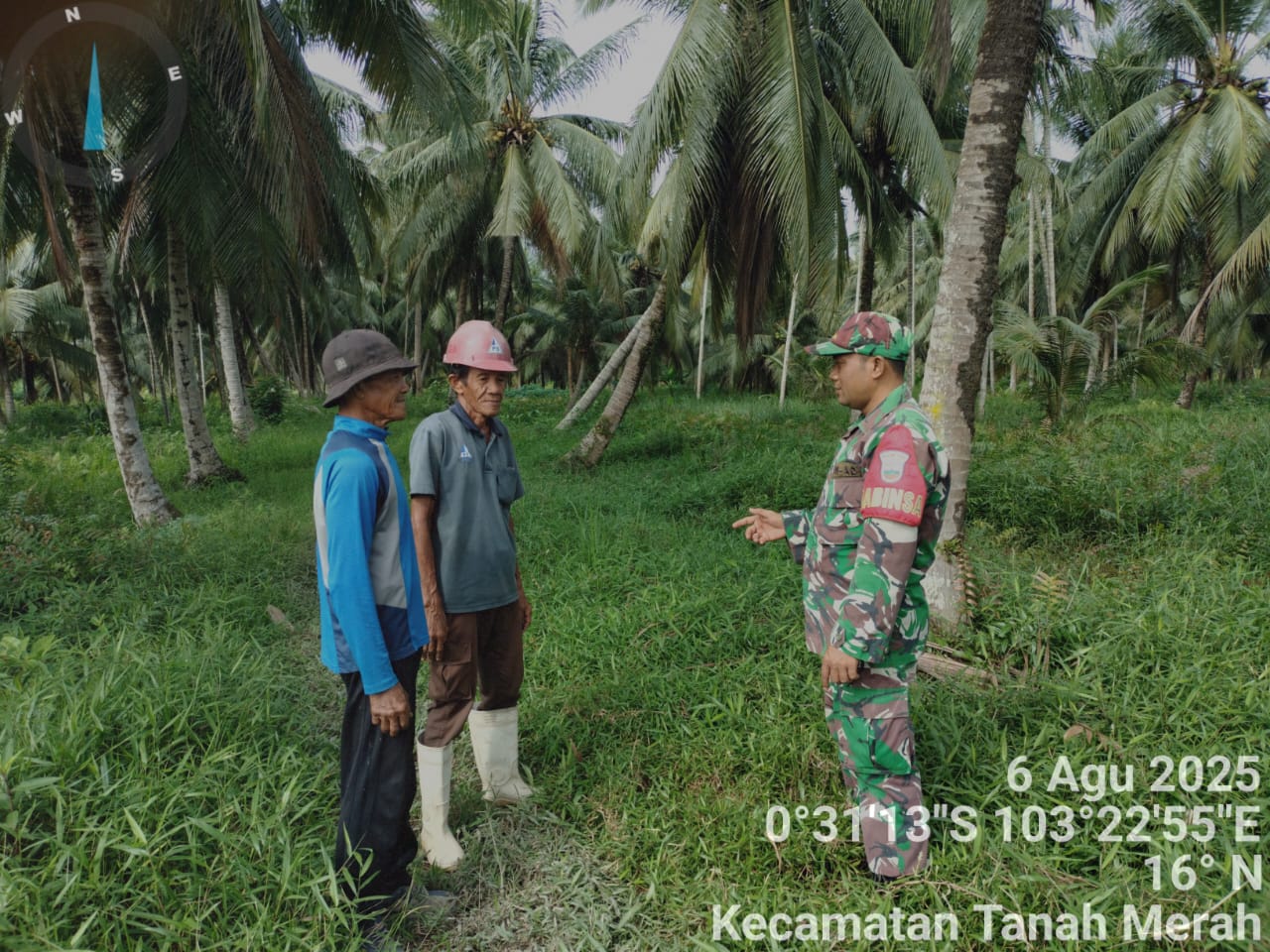 Babinsa Tanah Merah Patroli Cegah Karhutla, Titik Api Nihil di Wilayah Rawan
