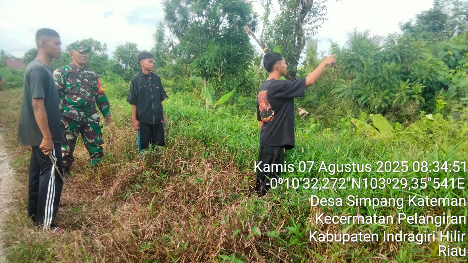 Cegah Karhutla, Babinsa Koramil 10/Plg Gelar Patroli dan Sosialisasi di Desa Simpang Kateman